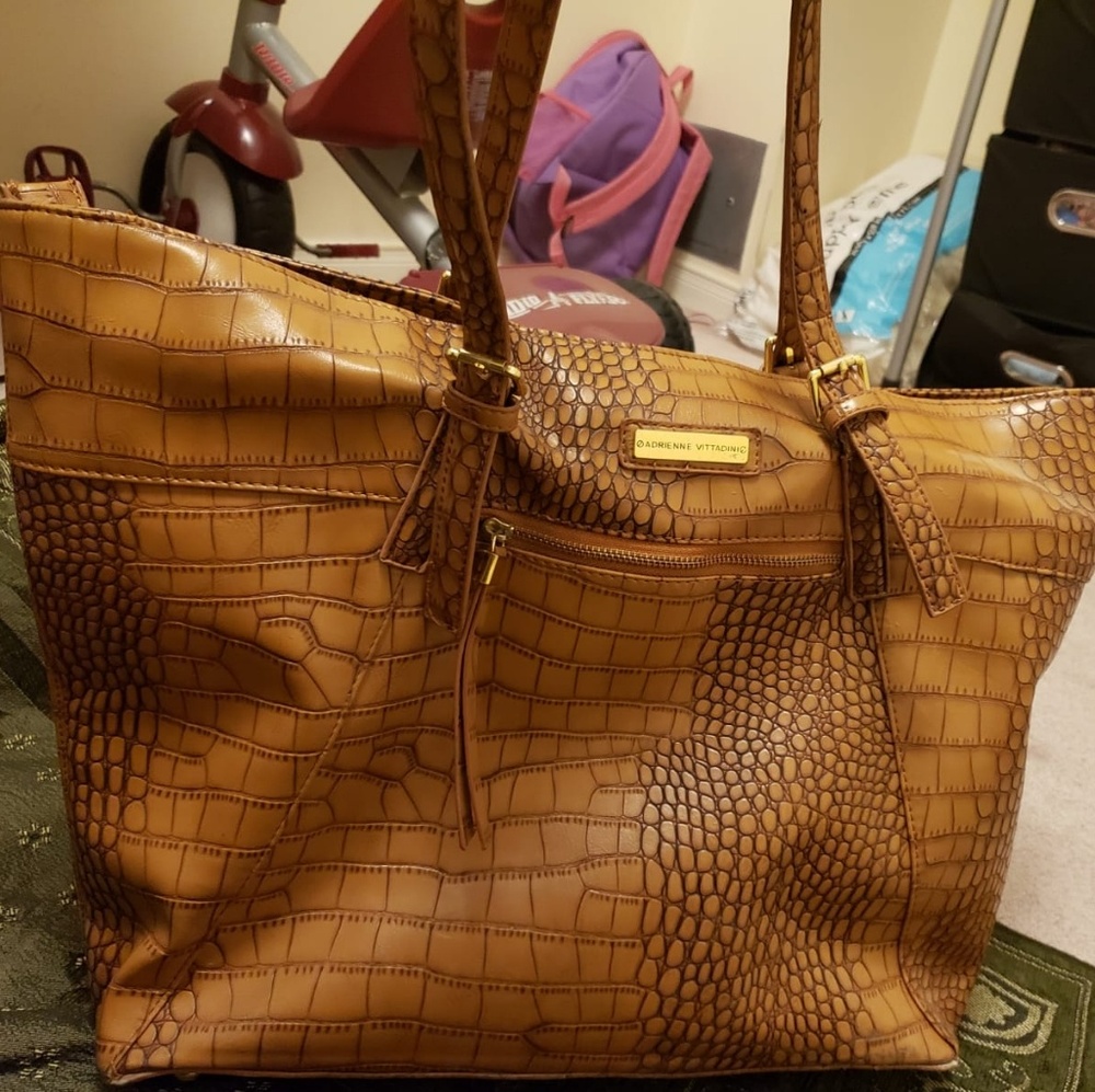 Addrienne Vittadini  Big Baby Handbag 11×16in